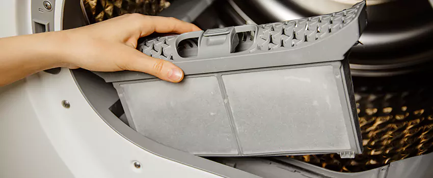 Signs Of A Clogged Dryer Lint Trap in Lake Magdalene, Florida
